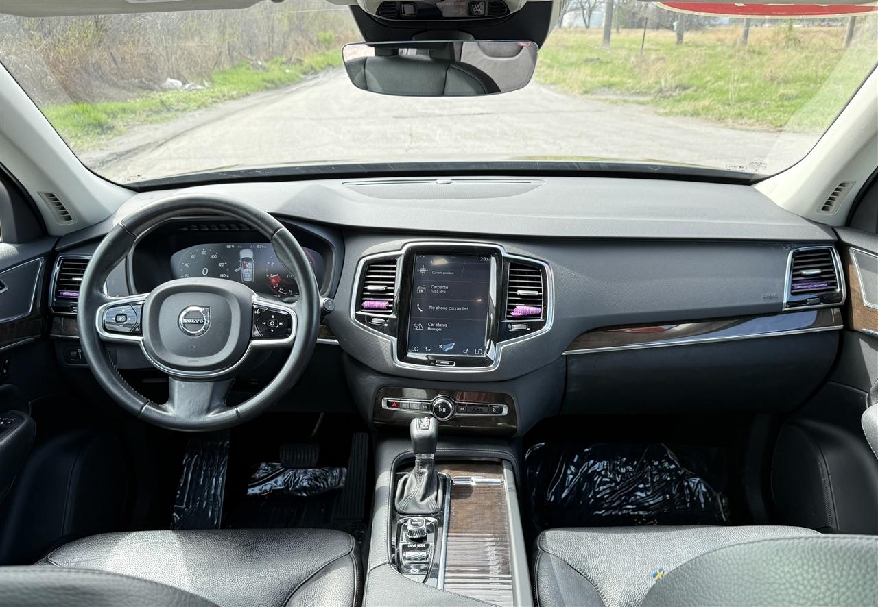 Volvo XC90 T6 AWD 7-Passenger Momentum 2017