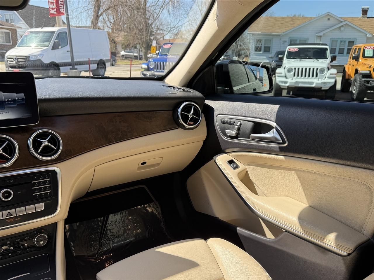 Mercedes-Benz GLA GLA 250 SUV 2019