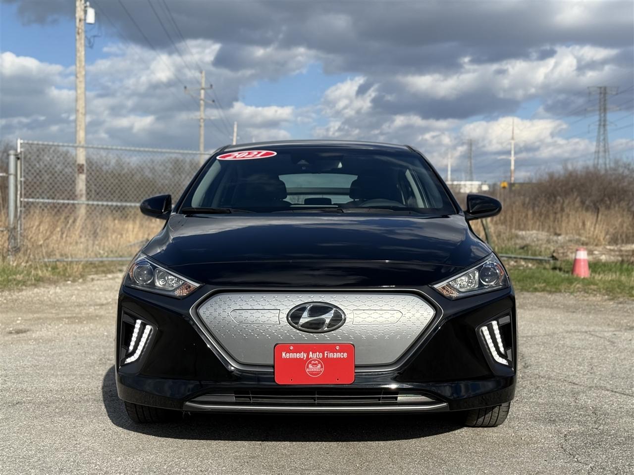 Hyundai Ioniq Electric SE Hatchback 2021