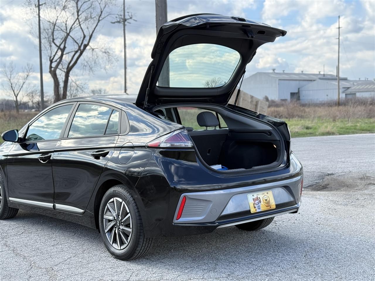 Hyundai Ioniq Electric SE Hatchback 2021