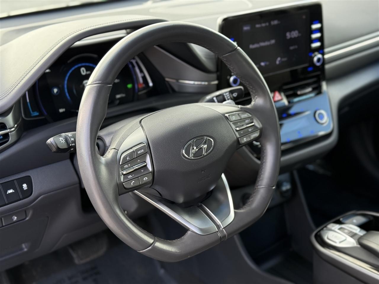 Hyundai Ioniq Electric SE Hatchback 2021