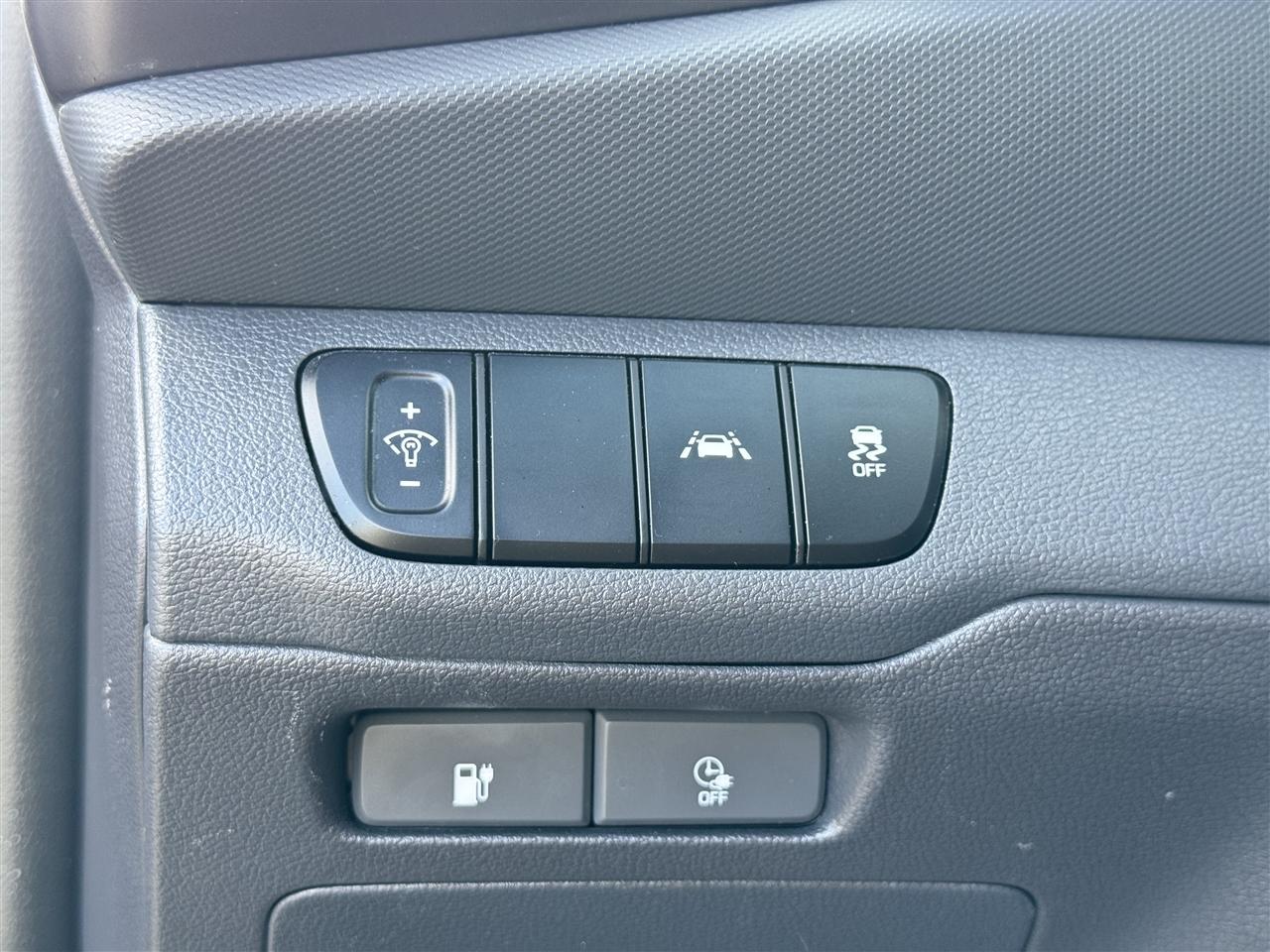 Hyundai Ioniq Electric SE Hatchback 2021