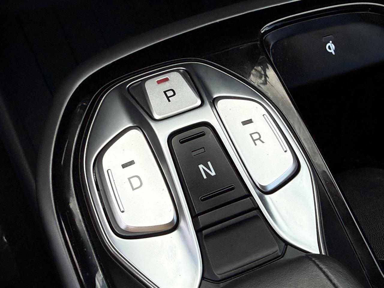 Hyundai Ioniq Electric SE Hatchback 2021