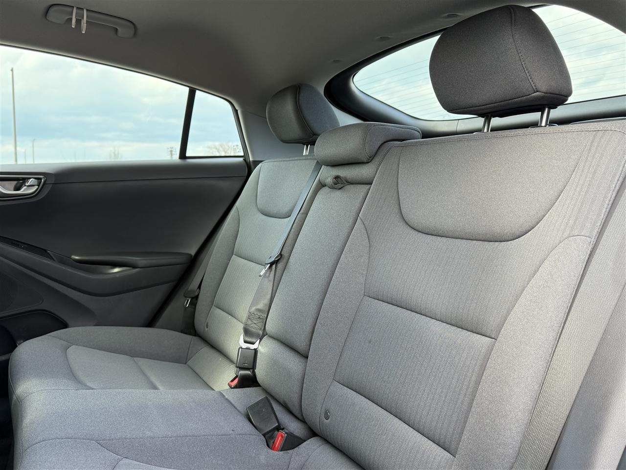 Hyundai Ioniq Electric SE Hatchback 2021