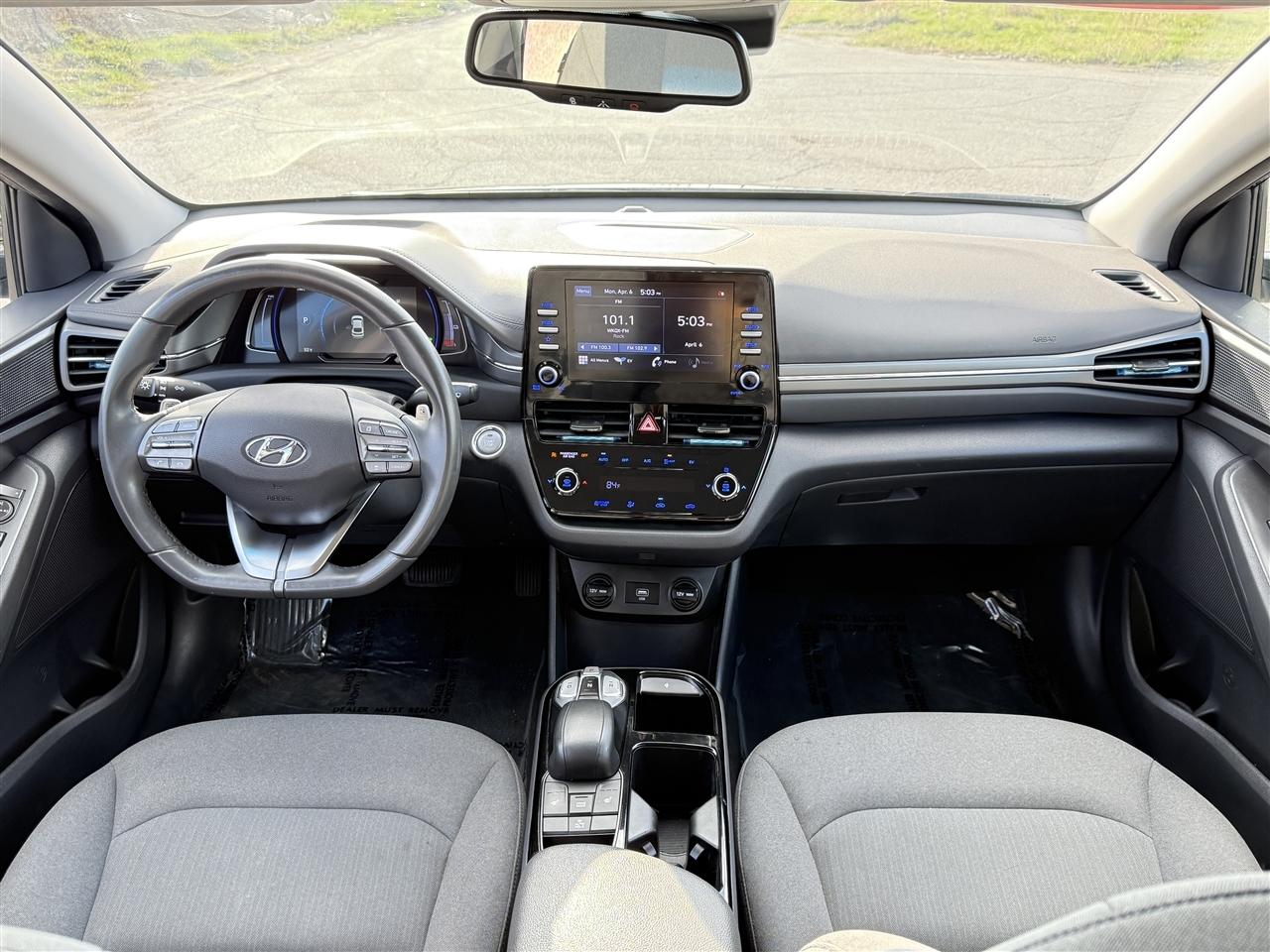 Hyundai Ioniq Electric SE Hatchback 2021