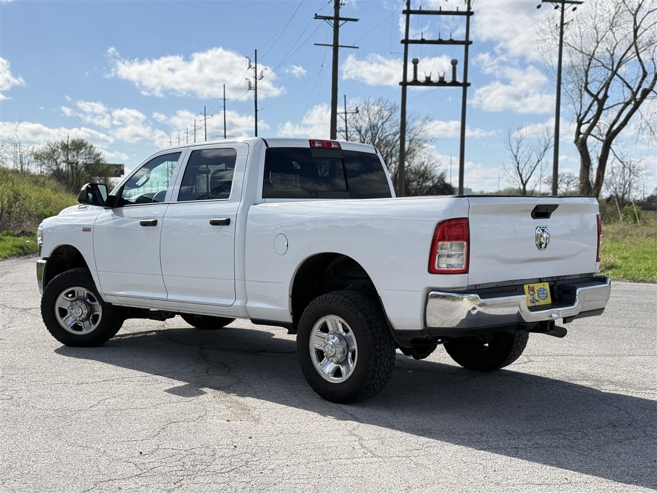 RAM 2500 Tradesman 4x4 Crew Cab 6'4" Box 2022