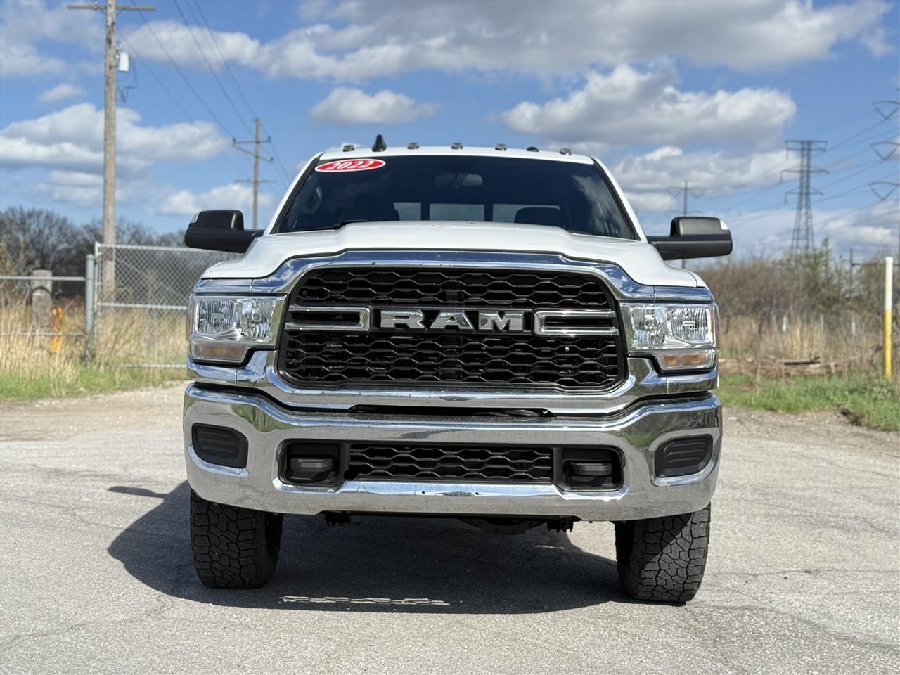 RAM 2500 Tradesman 4x4 Crew Cab 6'4" Box 2022