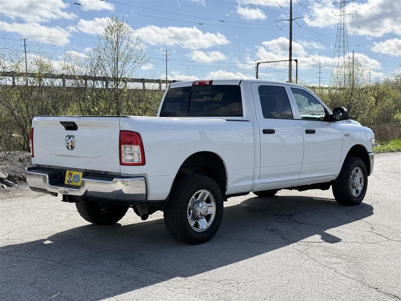 RAM 2500 Tradesman 4x4 Crew Cab 6'4" Box 2022