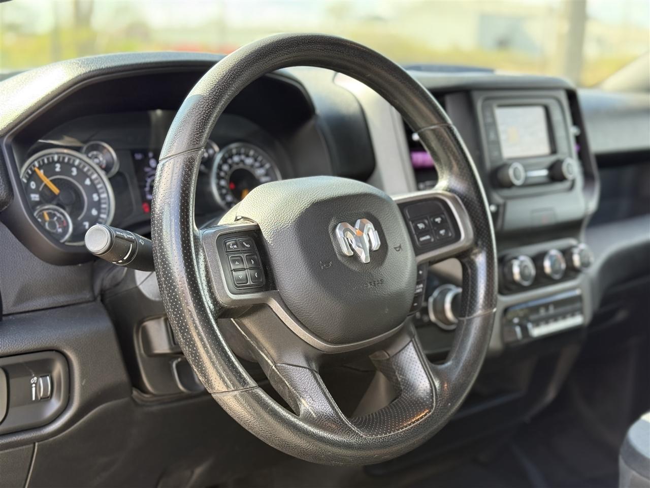 RAM 2500 Tradesman 4x4 Crew Cab 6'4" Box 2022