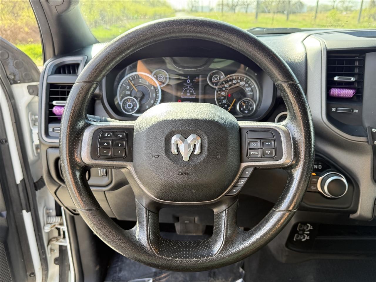 RAM 2500 Tradesman 4x4 Crew Cab 6'4" Box 2022