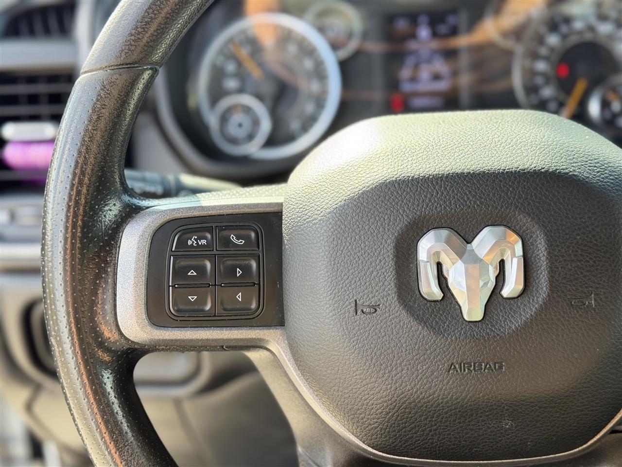 RAM 2500 Tradesman 4x4 Crew Cab 6'4" Box 2022