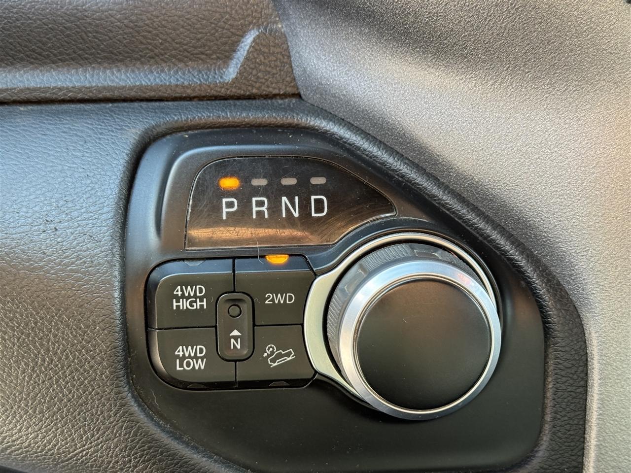 RAM 2500 Tradesman 4x4 Crew Cab 6'4" Box 2022