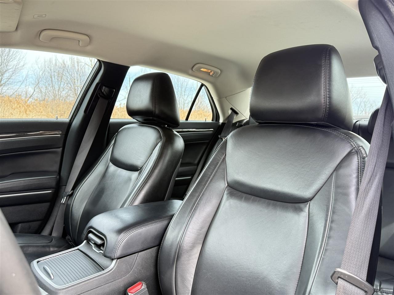 Chrysler 300 300 Touring L RWD 2022