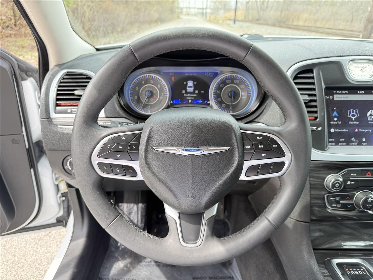 Chrysler 300 300 Touring L RWD 2022