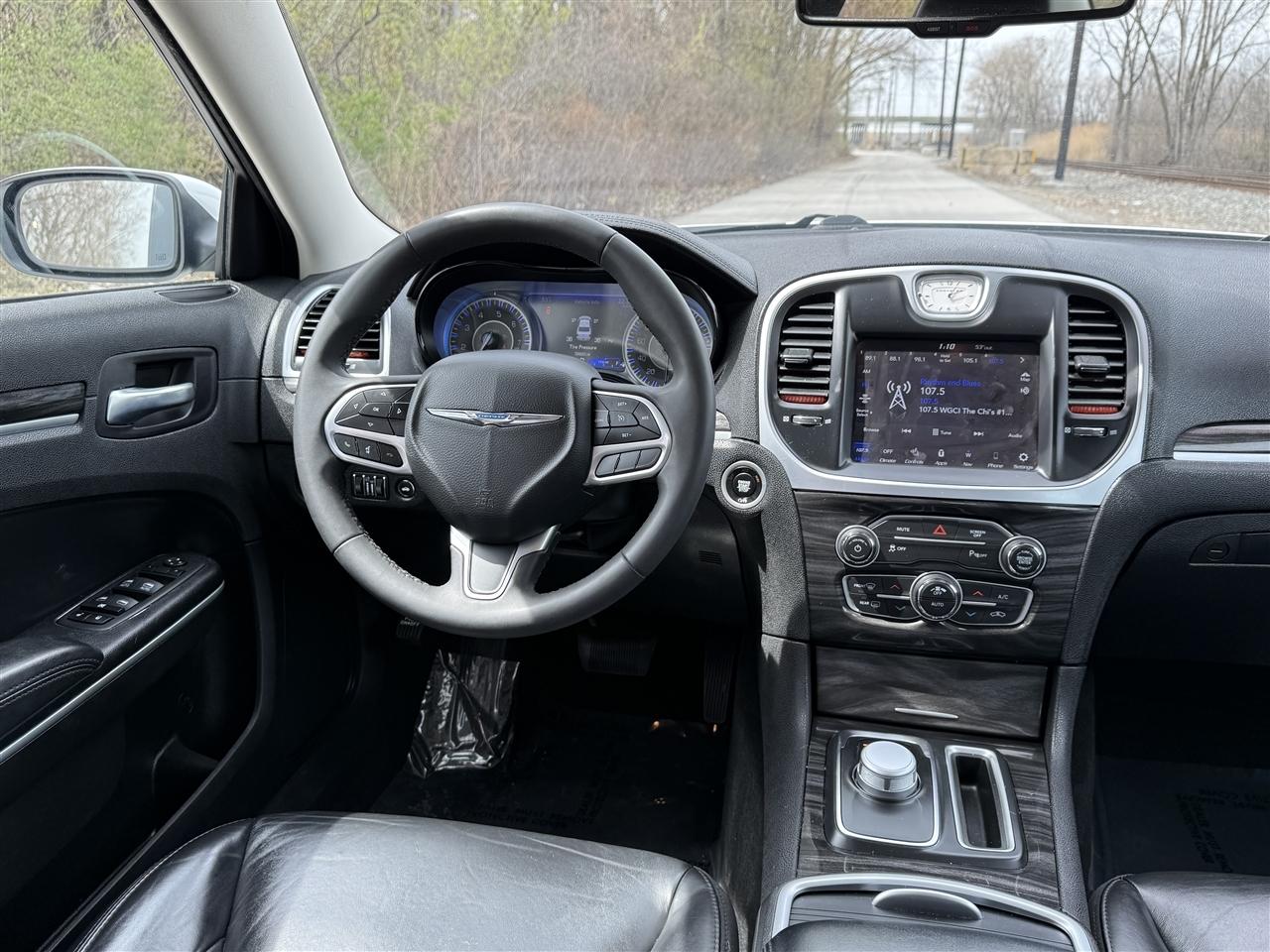 Chrysler 300 300 Touring L RWD 2022