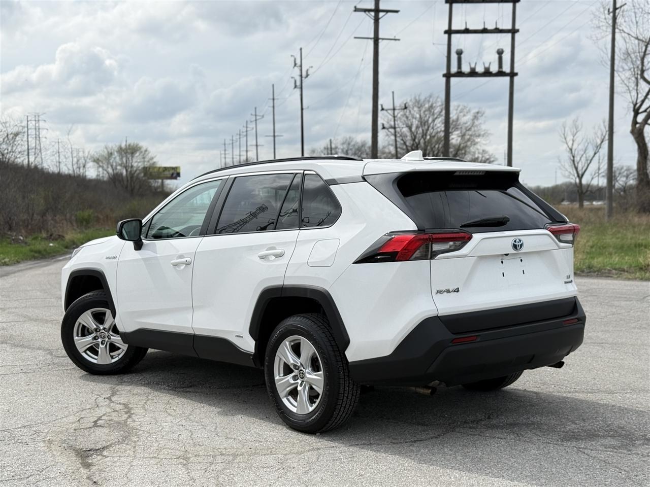Toyota RAV4 Hybrid LE AWD (Natl) 2021