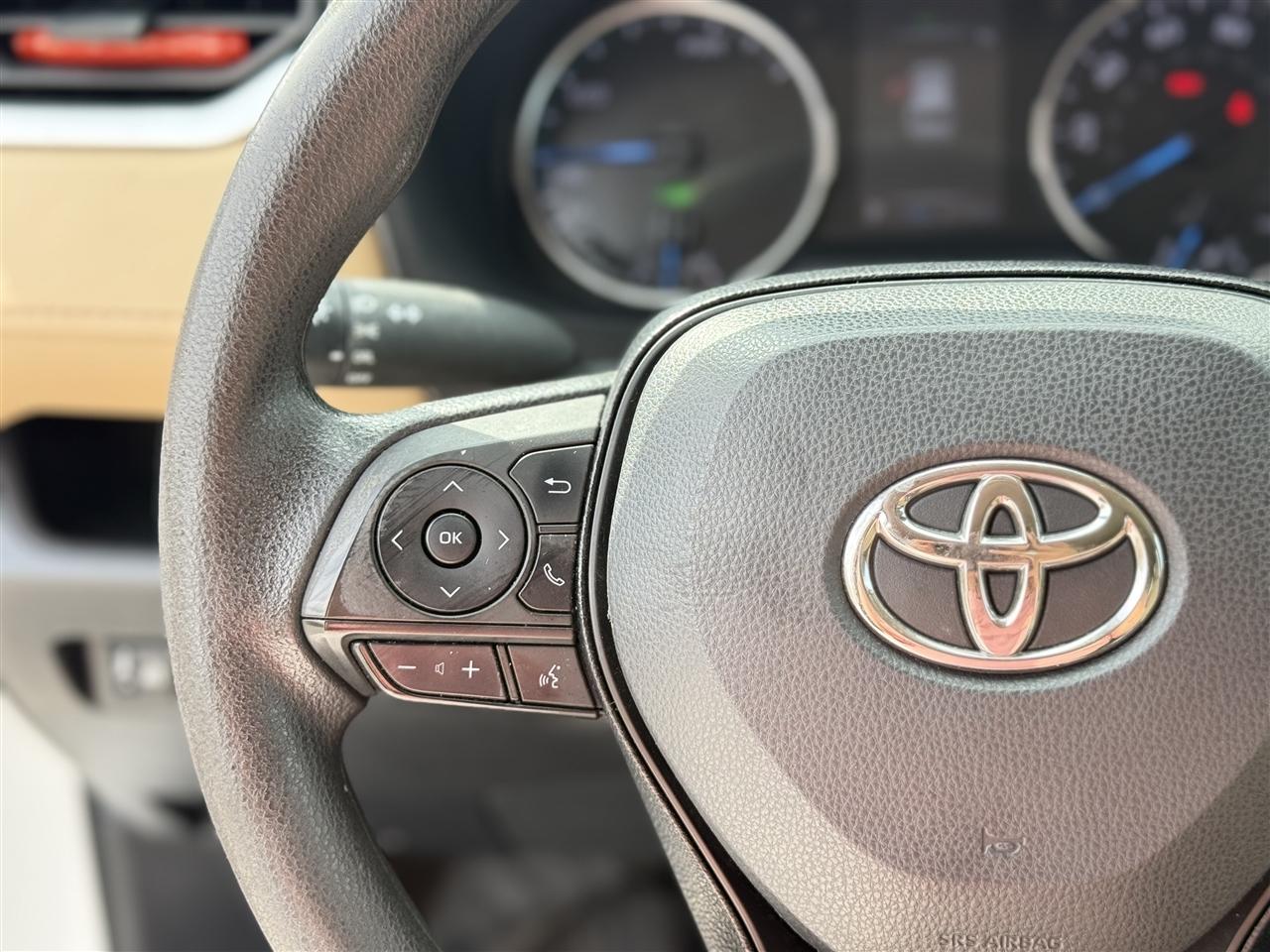 Toyota RAV4 Hybrid LE AWD (Natl) 2021