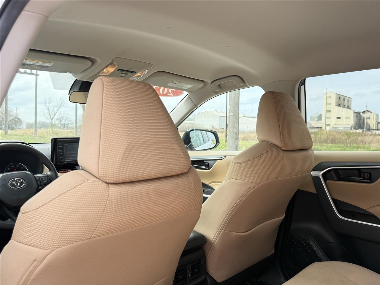 Toyota RAV4 Hybrid LE AWD (Natl) 2021