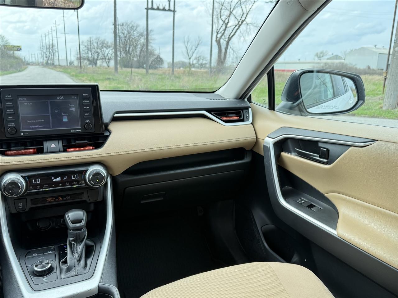 Toyota RAV4 Hybrid LE AWD (Natl) 2021