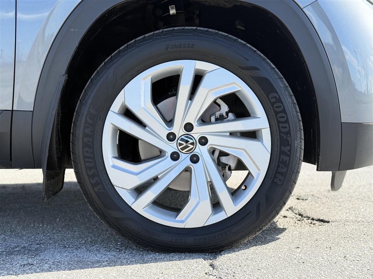Volkswagen Atlas 3.6L V6 SE w/Technology FWD 2023