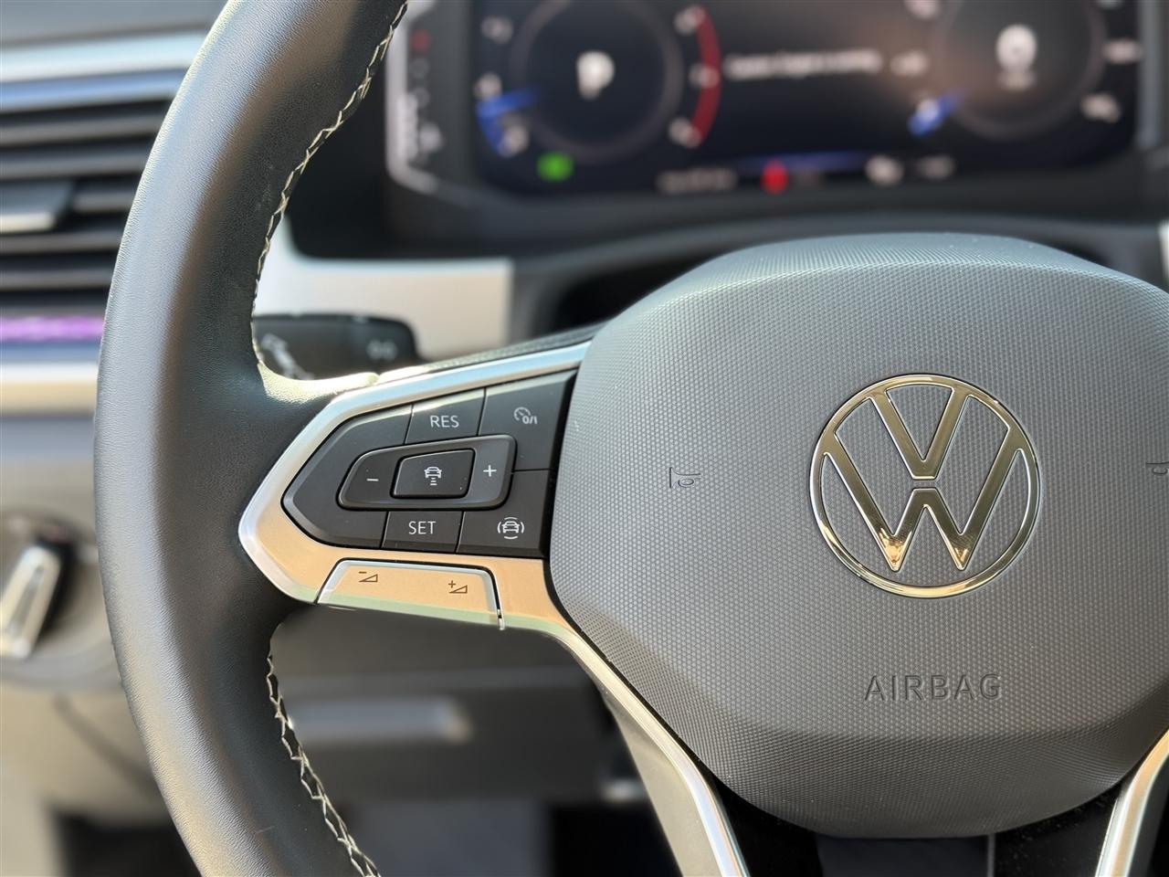 Volkswagen Atlas 3.6L V6 SE w/Technology FWD 2023