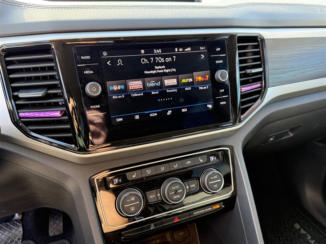 Volkswagen Atlas 3.6L V6 SE w/Technology FWD 2023