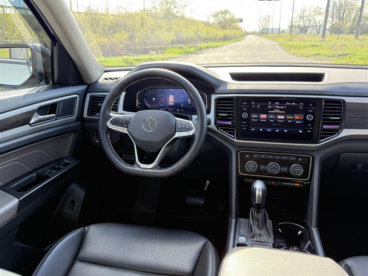 Volkswagen Atlas 3.6L V6 SE w/Technology FWD 2023