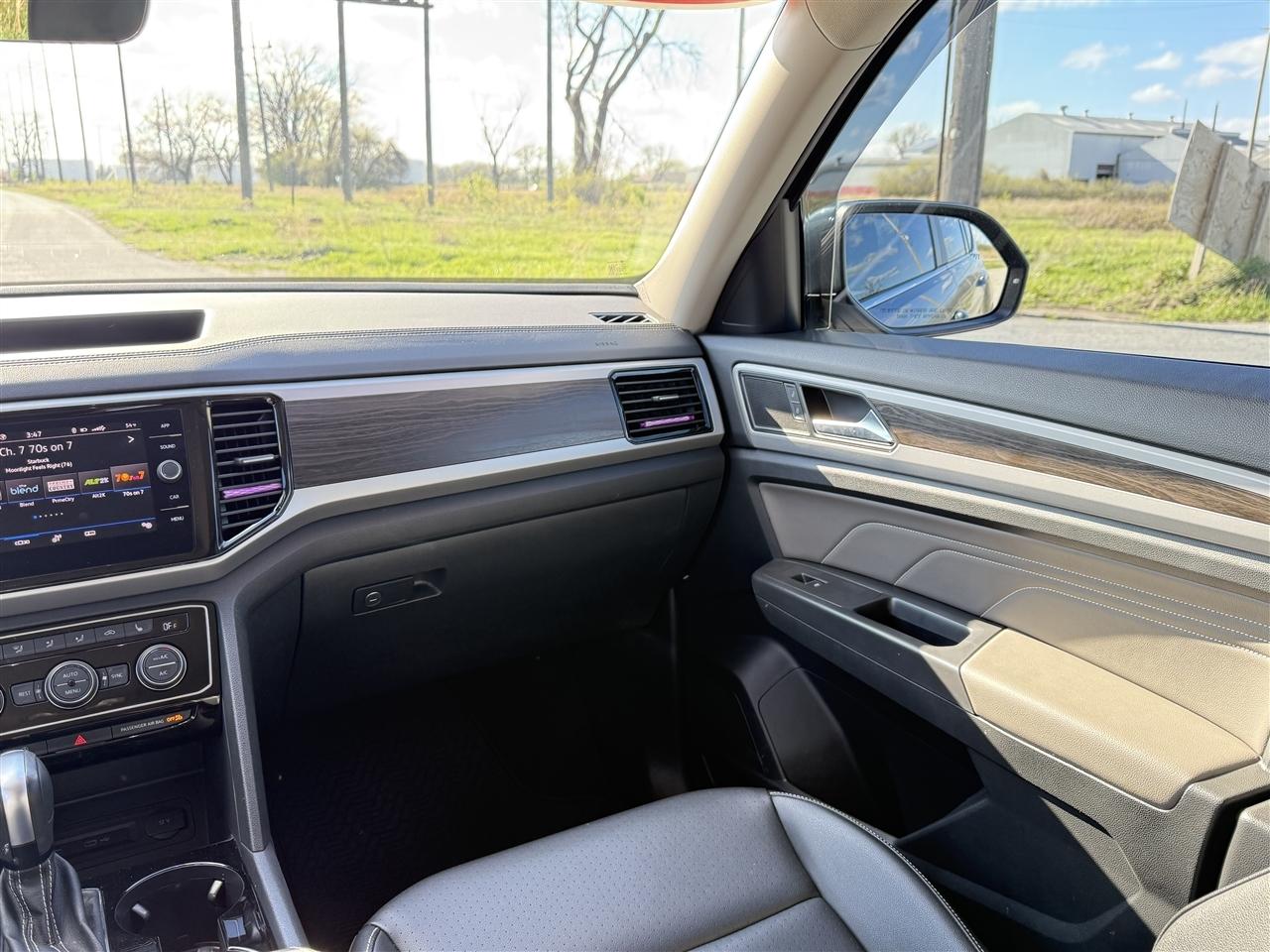 Volkswagen Atlas 3.6L V6 SE w/Technology FWD 2023