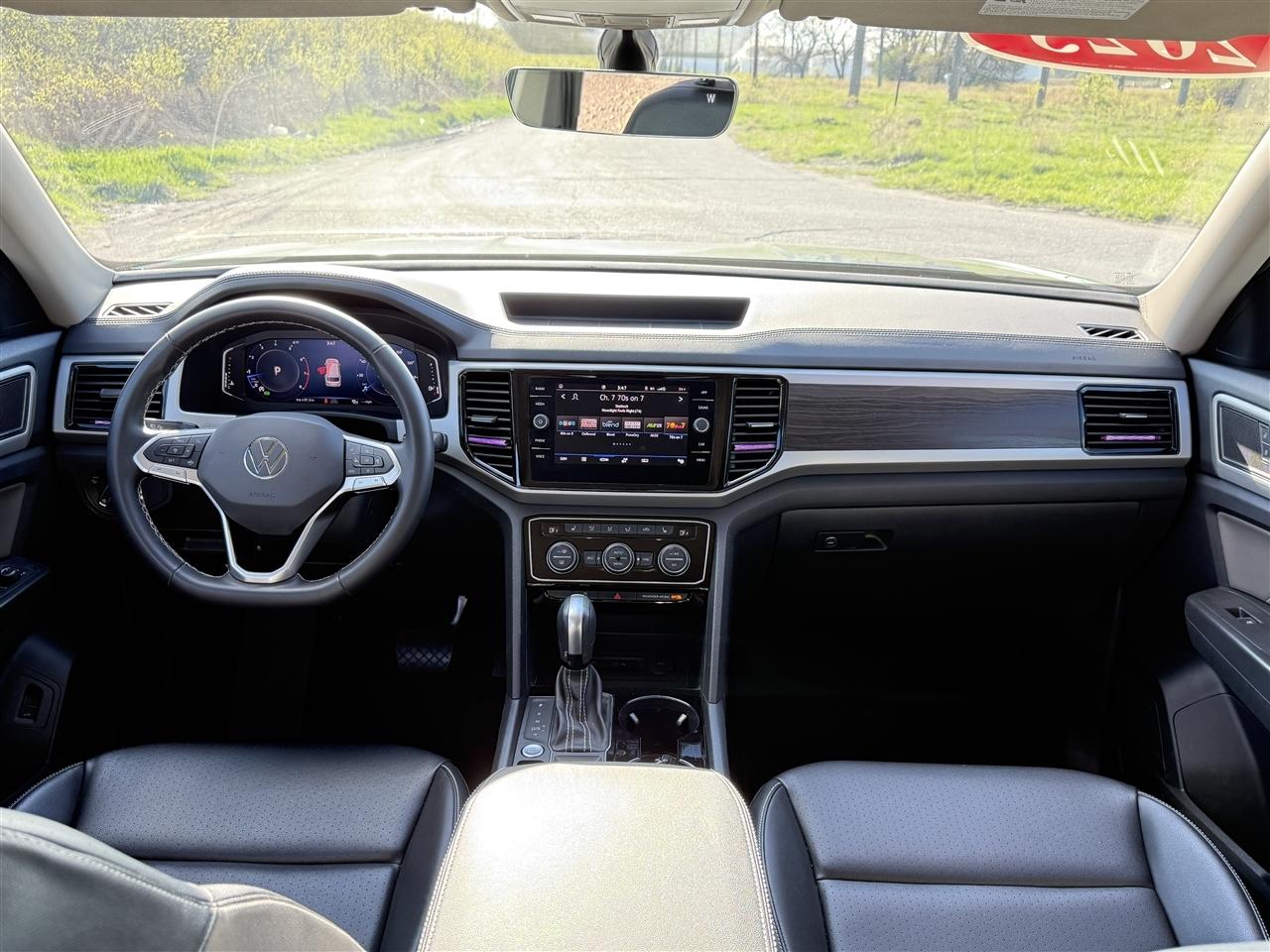 Volkswagen Atlas 3.6L V6 SE w/Technology FWD 2023