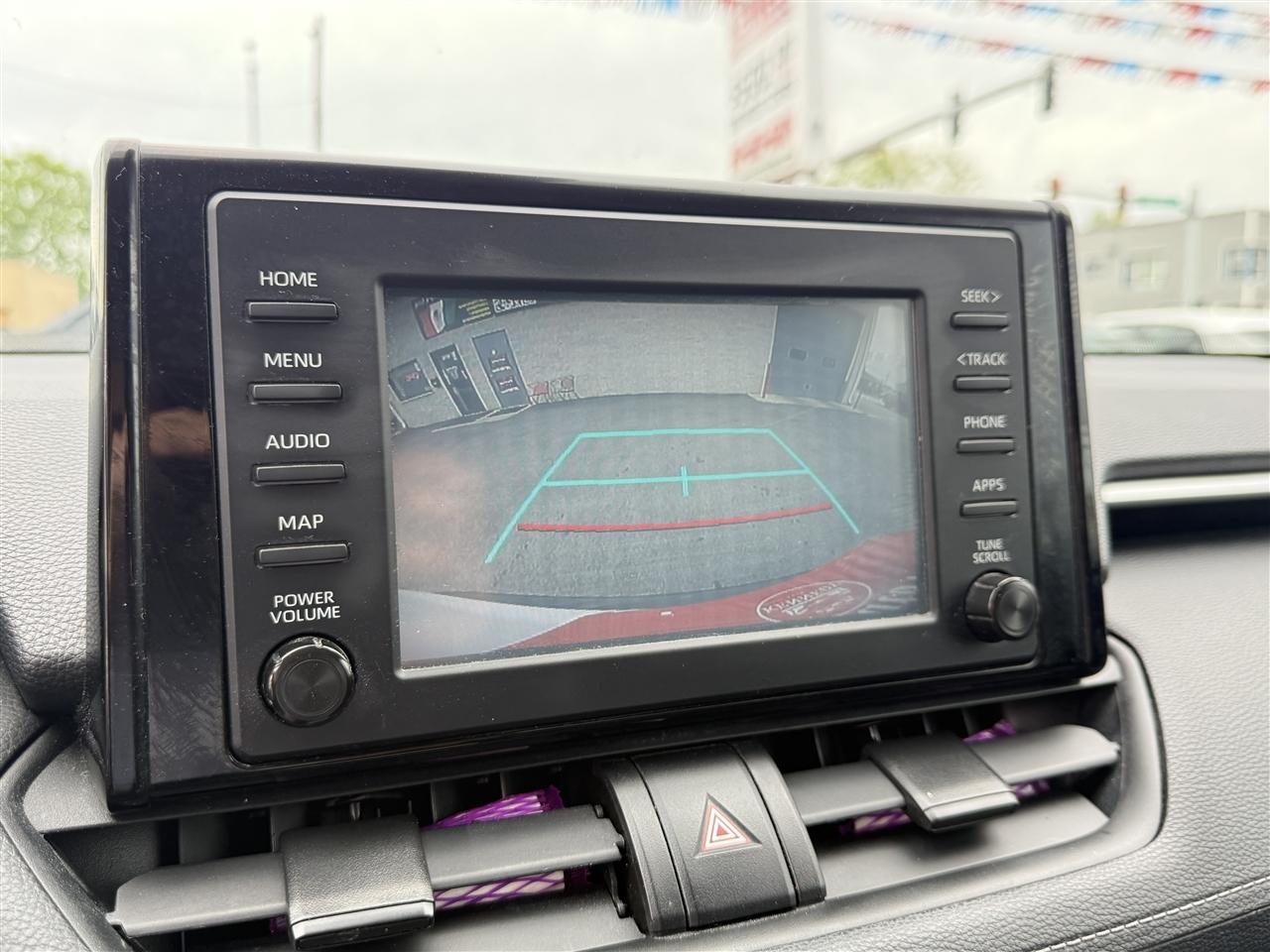 Toyota RAV4 LE FWD (Natl) 2019