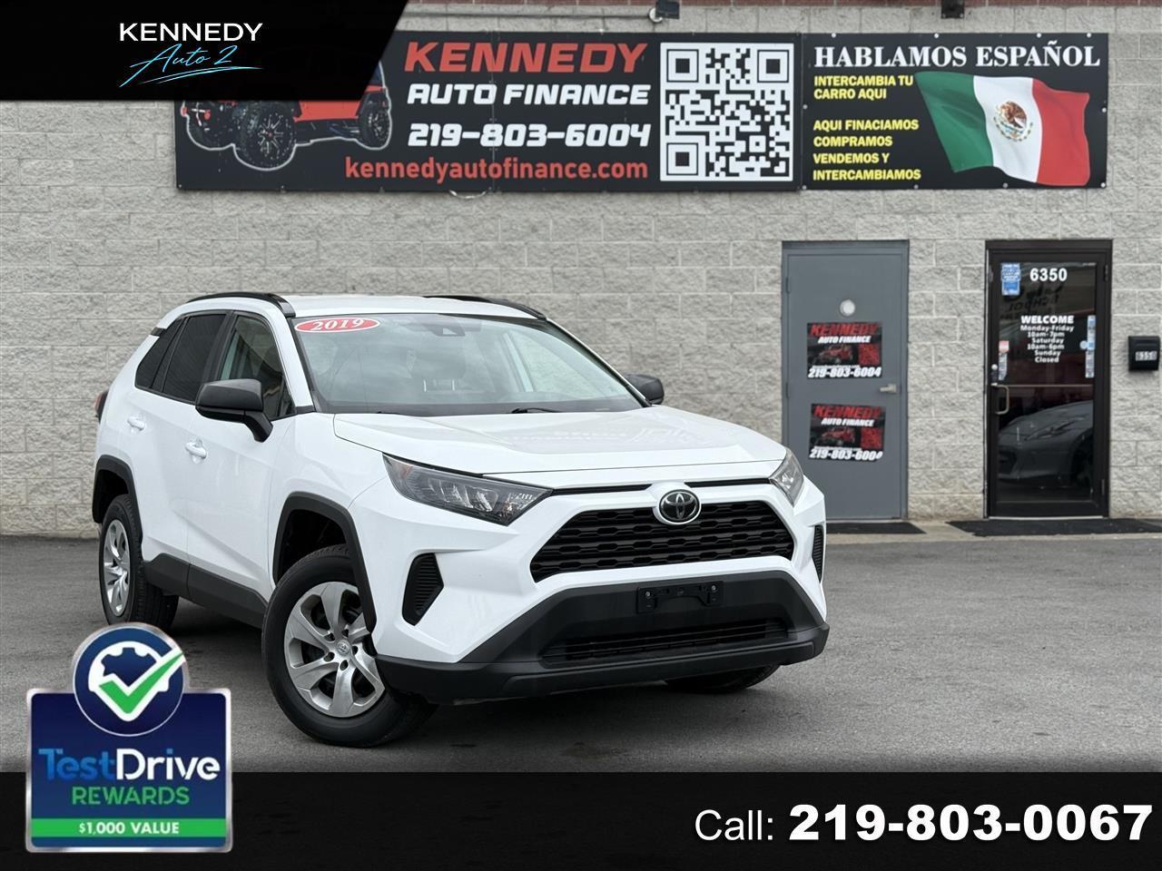 Toyota RAV4 LE FWD (Natl) 2019