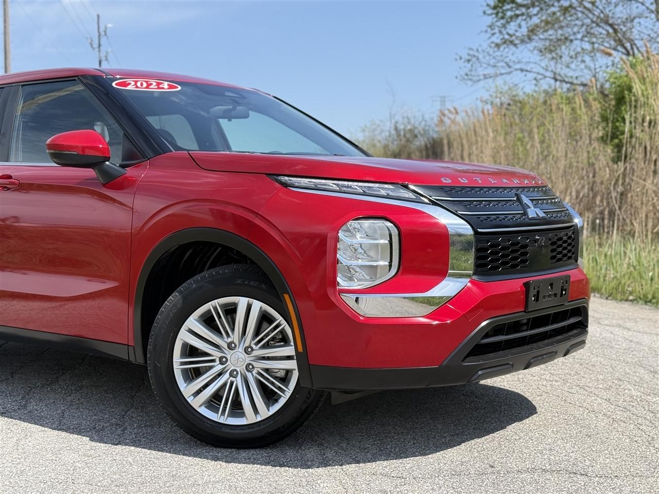 Mitsubishi Outlander ES FWD 2024