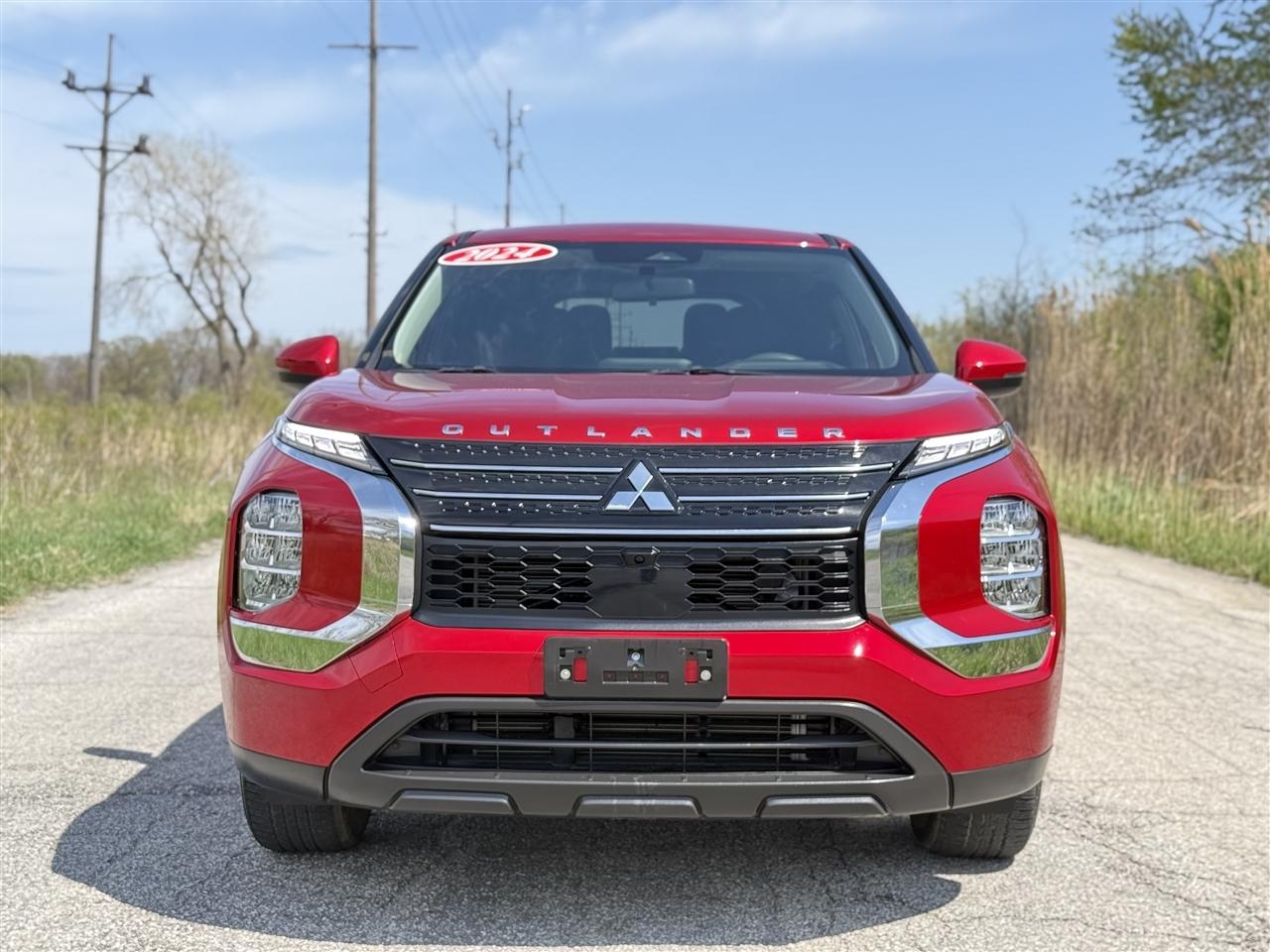 Mitsubishi Outlander ES FWD 2024