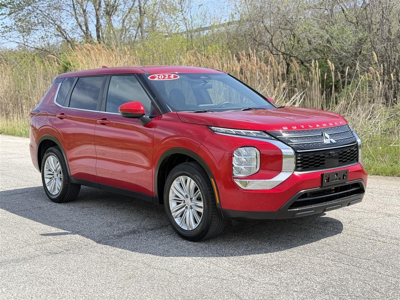 Mitsubishi Outlander ES FWD 2024