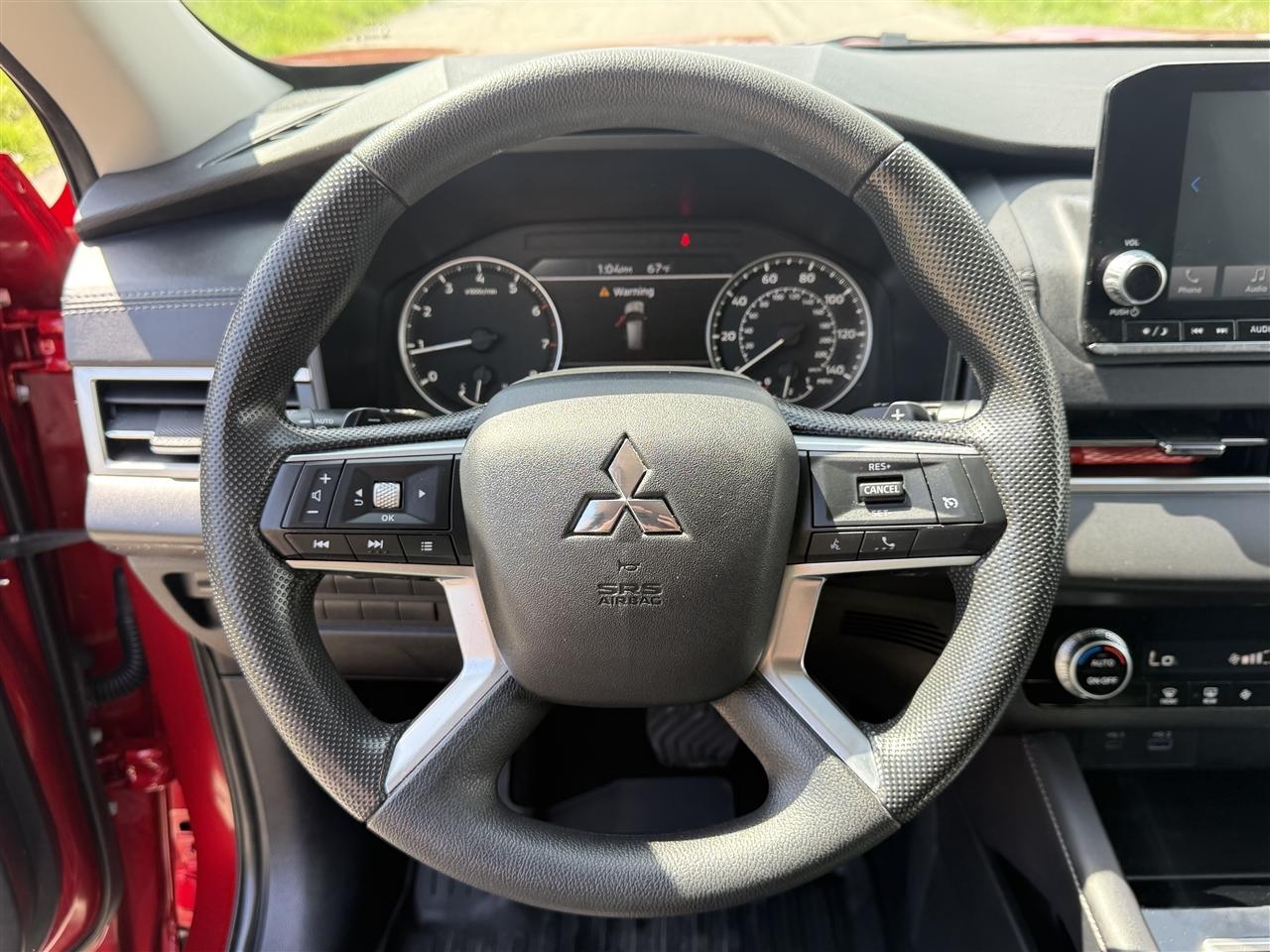 Mitsubishi Outlander ES FWD 2024