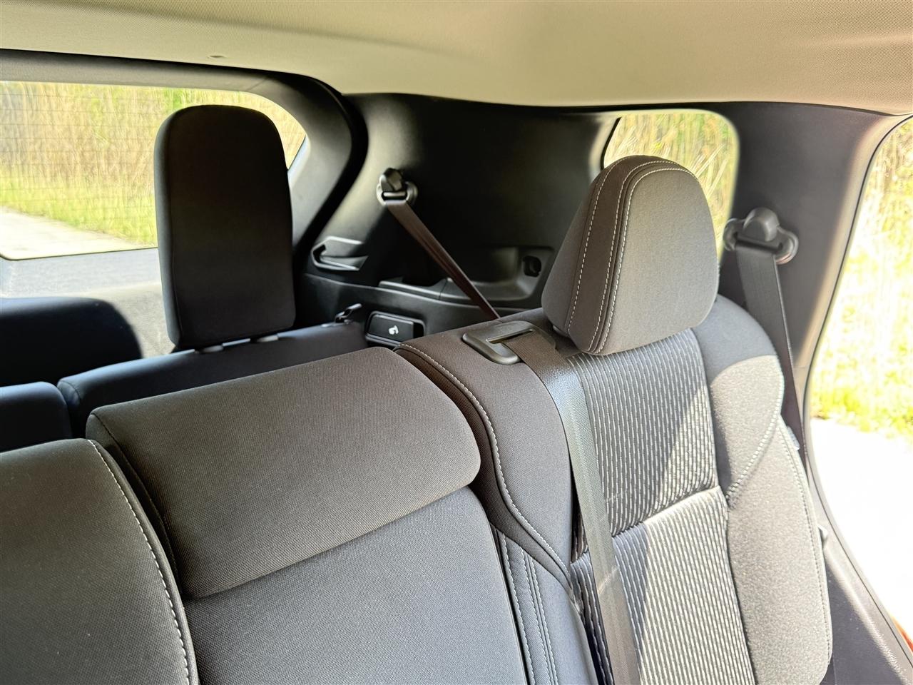 Mitsubishi Outlander ES FWD 2024