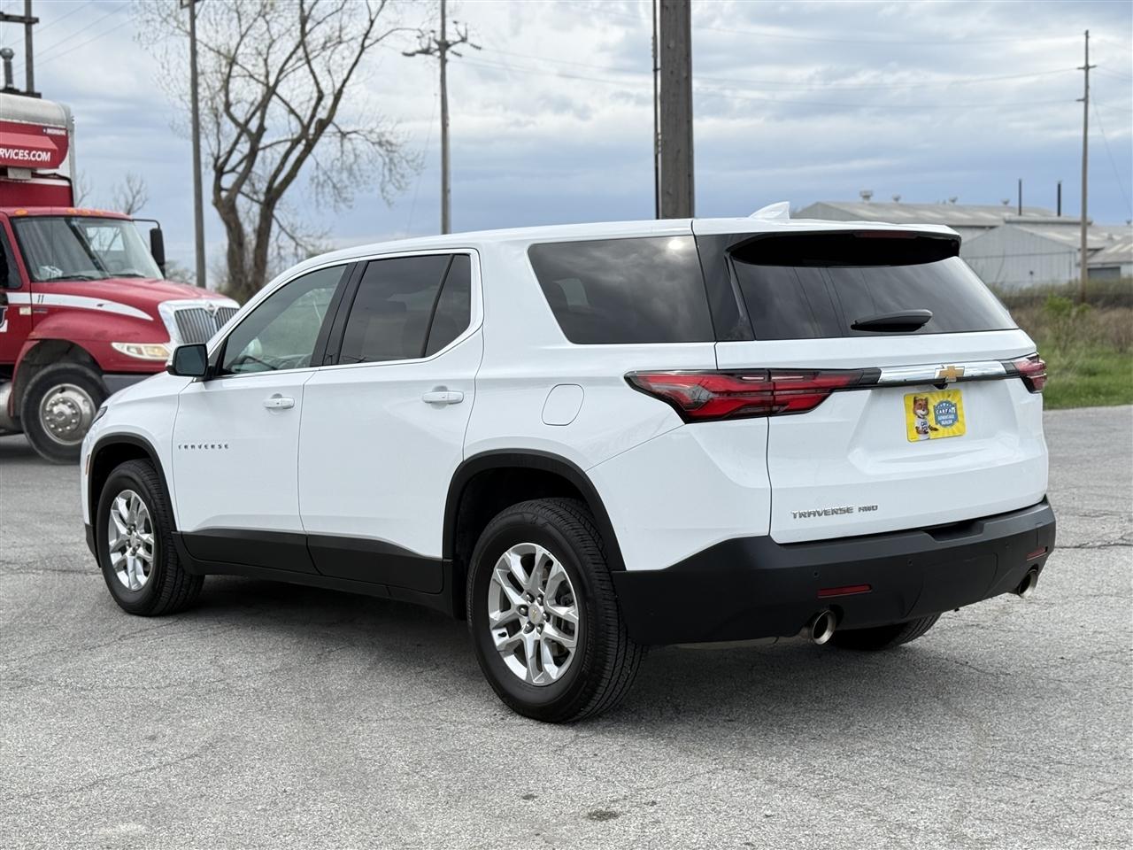 Chevrolet Traverse AWD 4dr LS w/1FL 2022