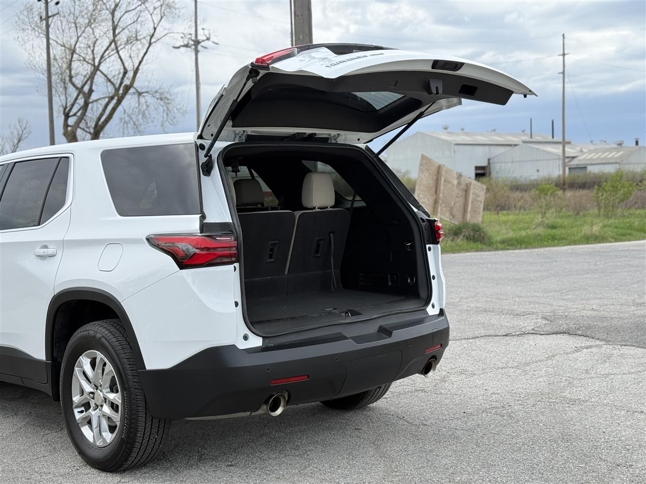 Chevrolet Traverse AWD 4dr LS w/1FL 2022