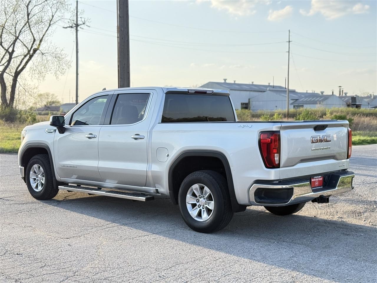 GMC Sierra 1500 4WD Crew Cab 147" SLE 2020