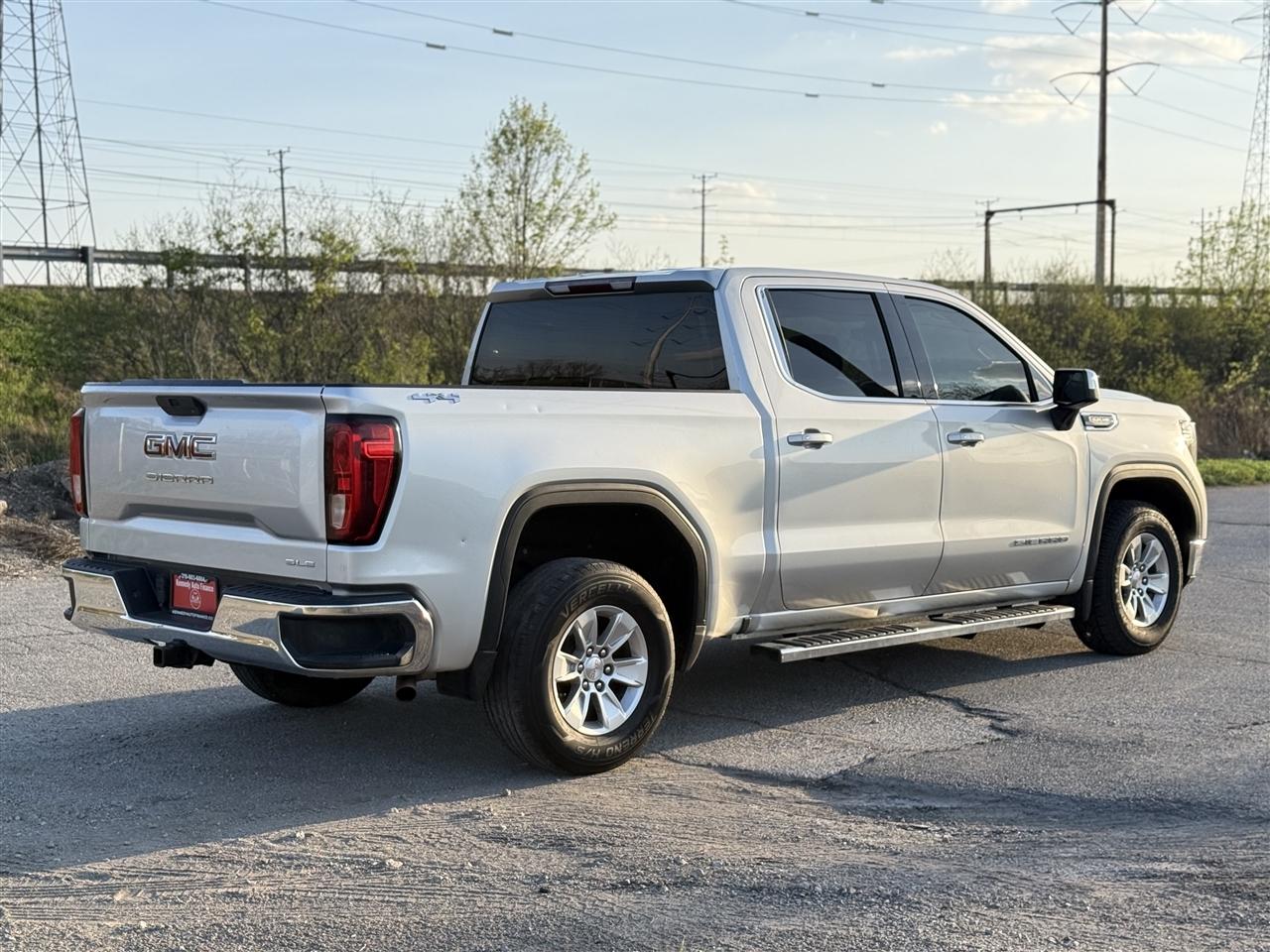 GMC Sierra 1500 4WD Crew Cab 147" SLE 2020