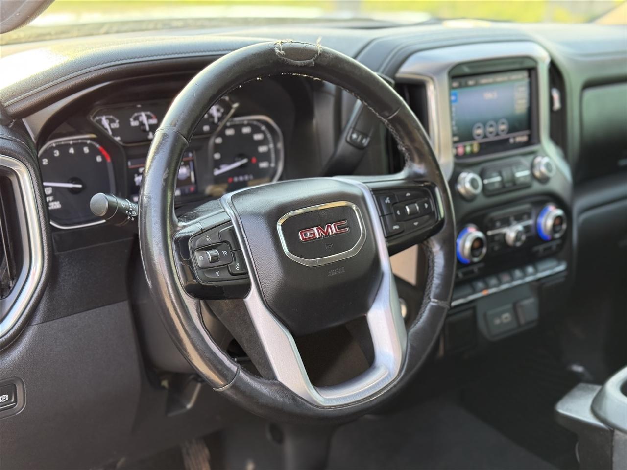 GMC Sierra 1500 4WD Crew Cab 147" SLE 2020
