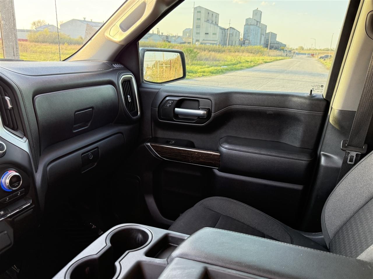 GMC Sierra 1500 4WD Crew Cab 147" SLE 2020