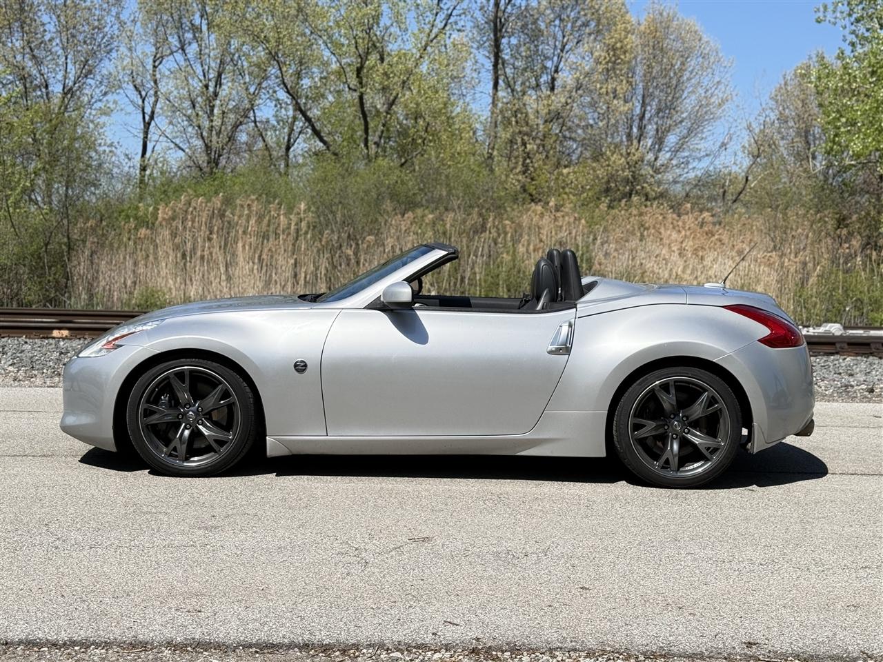 Nissan 370Z 2dr Roadster Manual Touring 2010