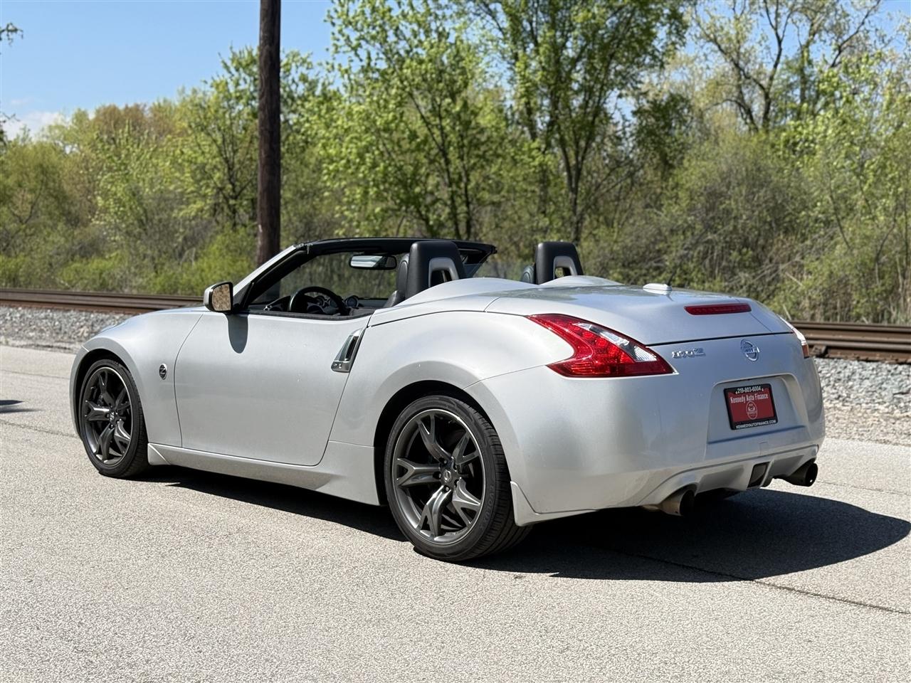 Nissan 370Z 2dr Roadster Manual Touring 2010