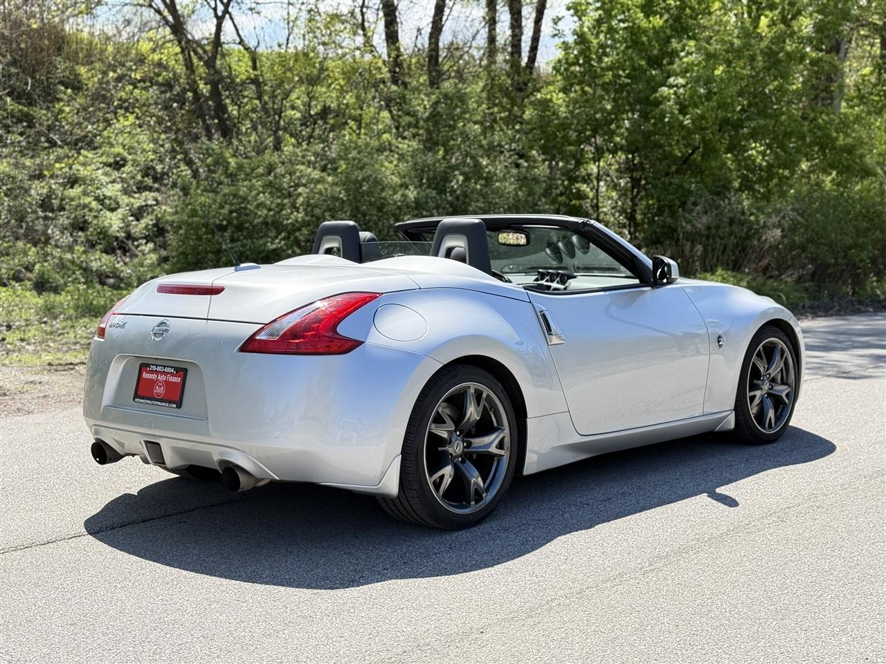 Nissan 370Z 2dr Roadster Manual Touring 2010