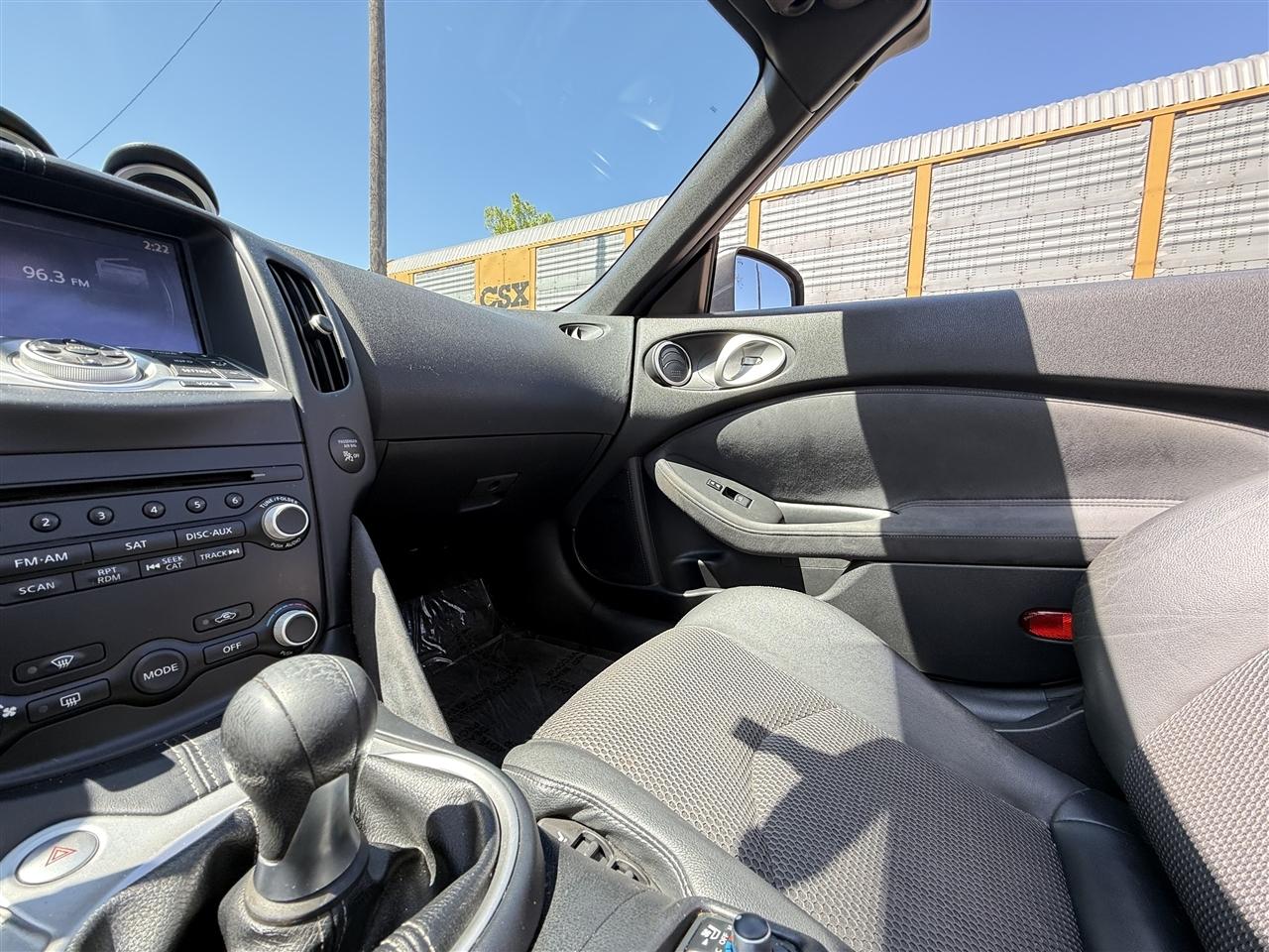 Nissan 370Z 2dr Roadster Manual Touring 2010