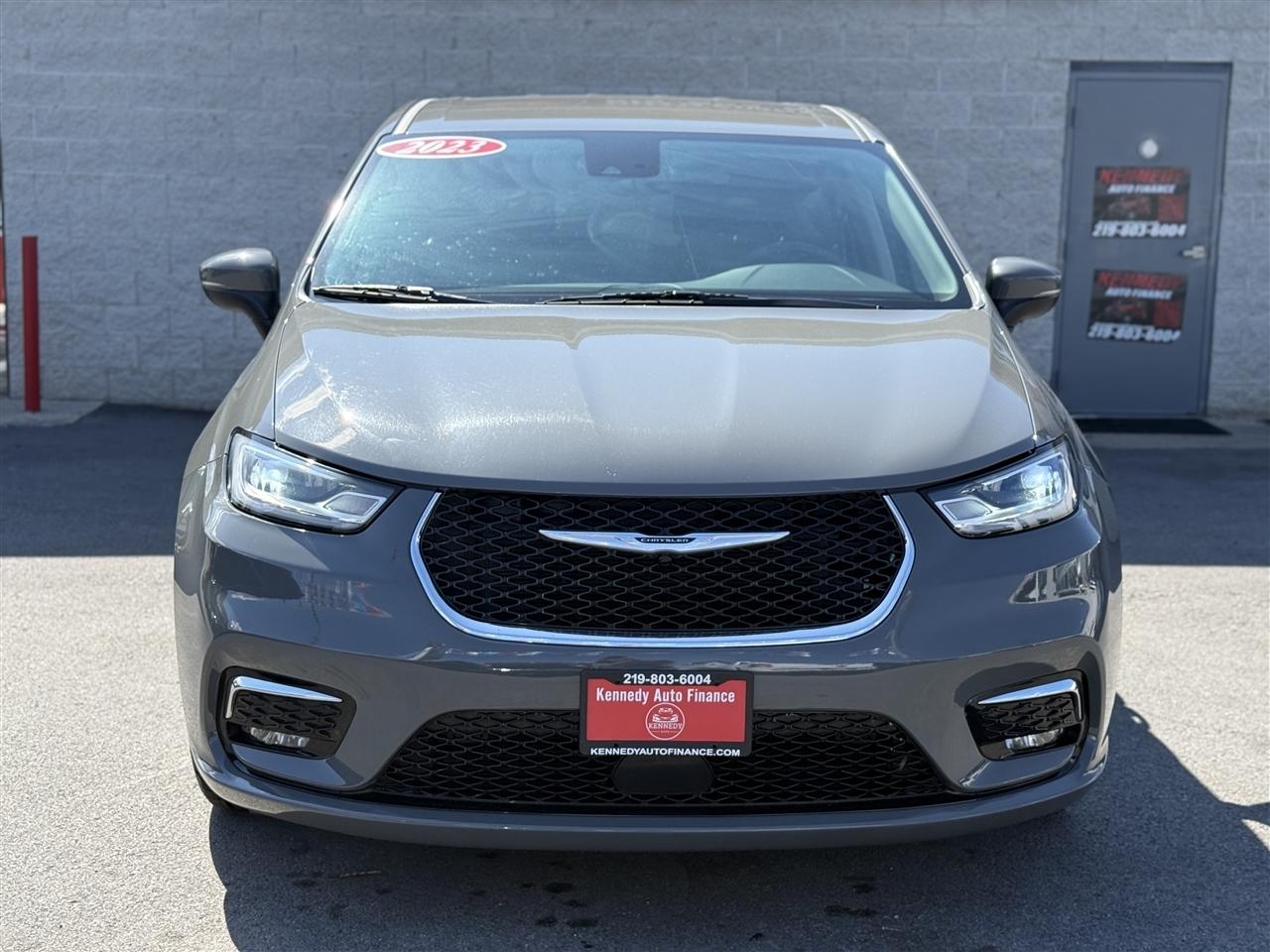 Chrysler Pacifica Touring L FWD 2023