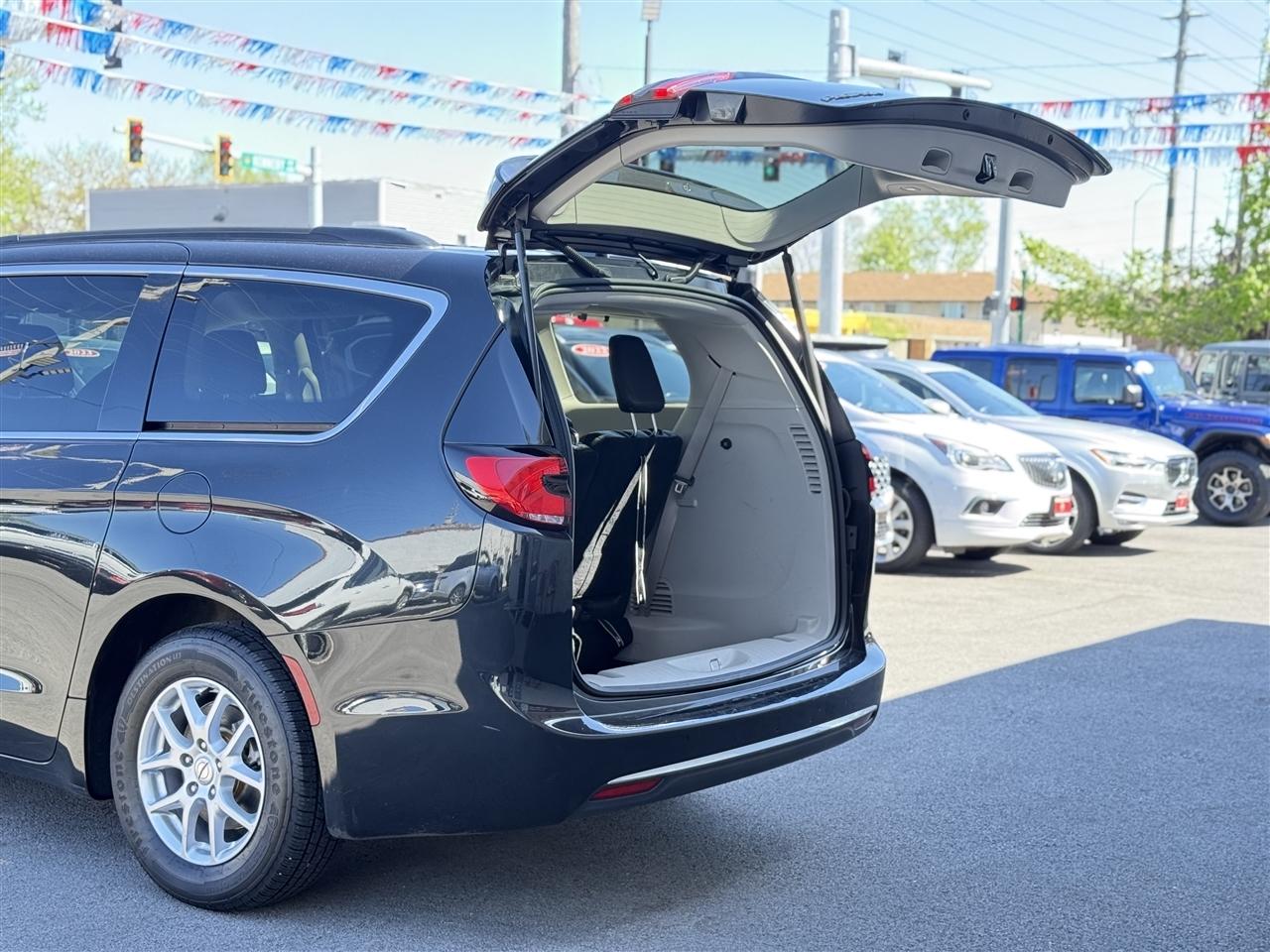 Chrysler Pacifica Touring L FWD 2022