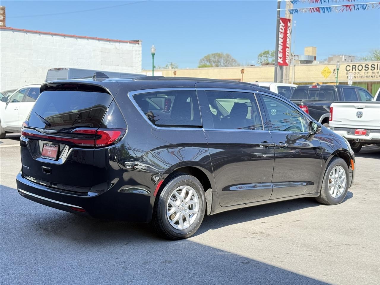 Chrysler Pacifica Touring L FWD 2022