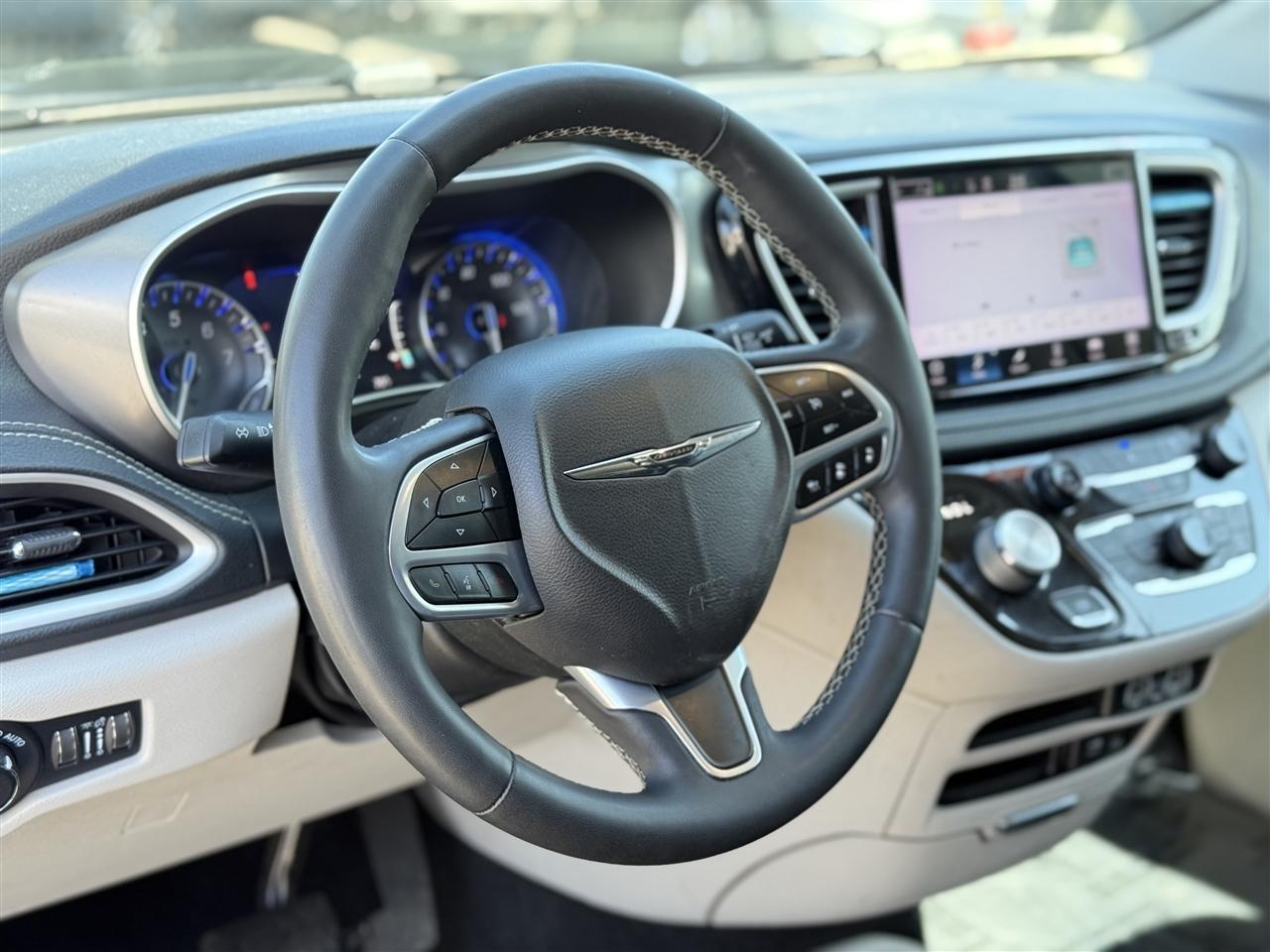 Chrysler Pacifica Touring L FWD 2022